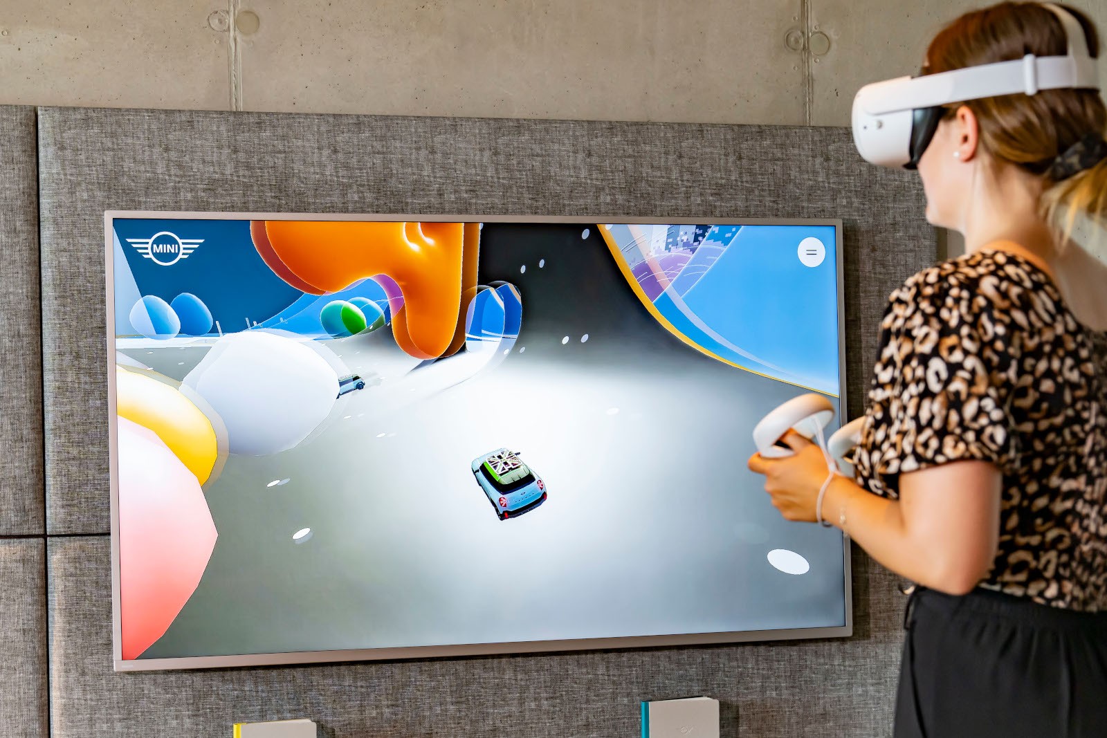 JUEGO DE REALIDAD VIRTUAL MANEJANDO UN MINI